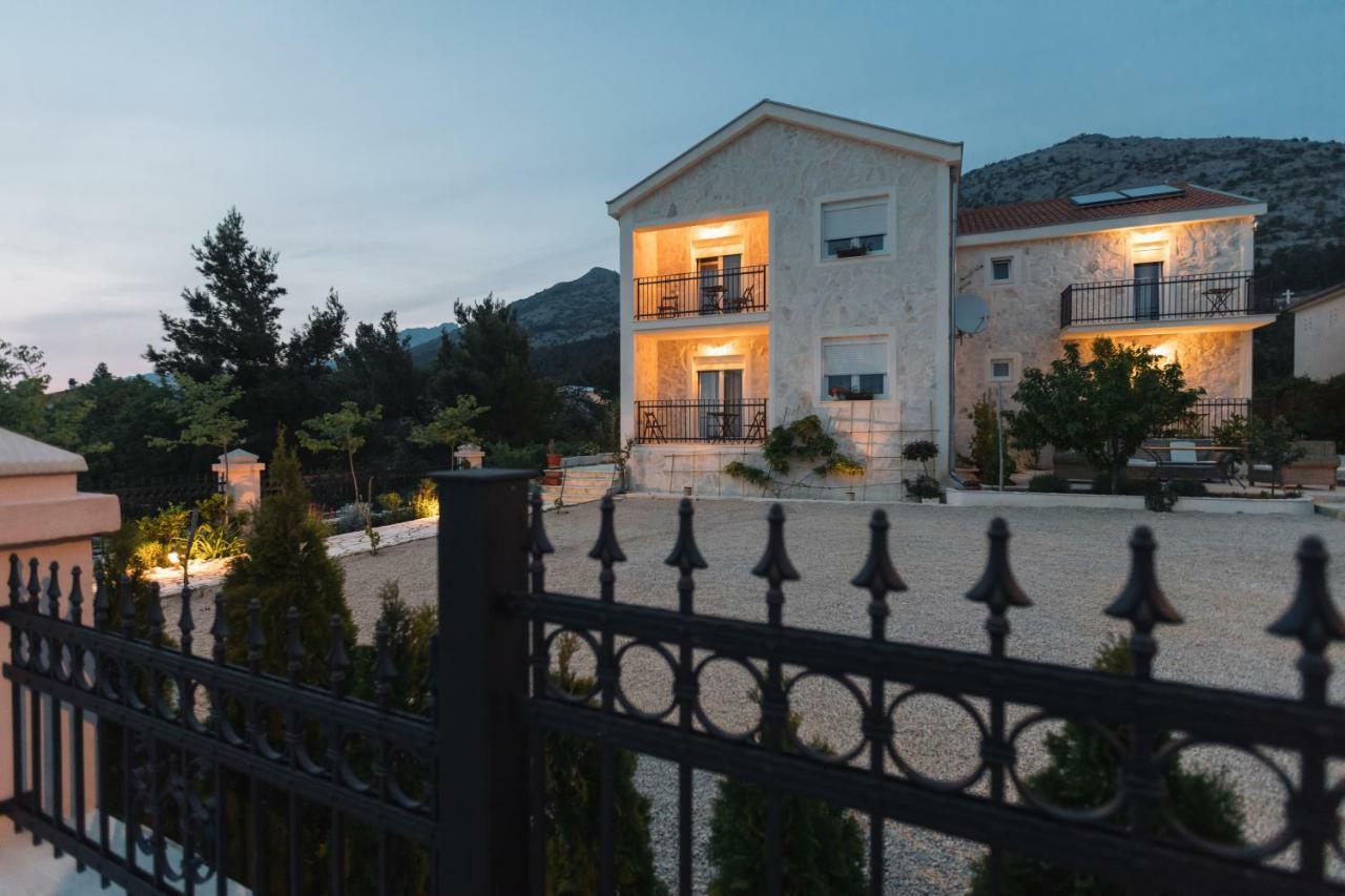 Ferienwohnung Hedon-Stone Starigrad Paklenica Exterior foto