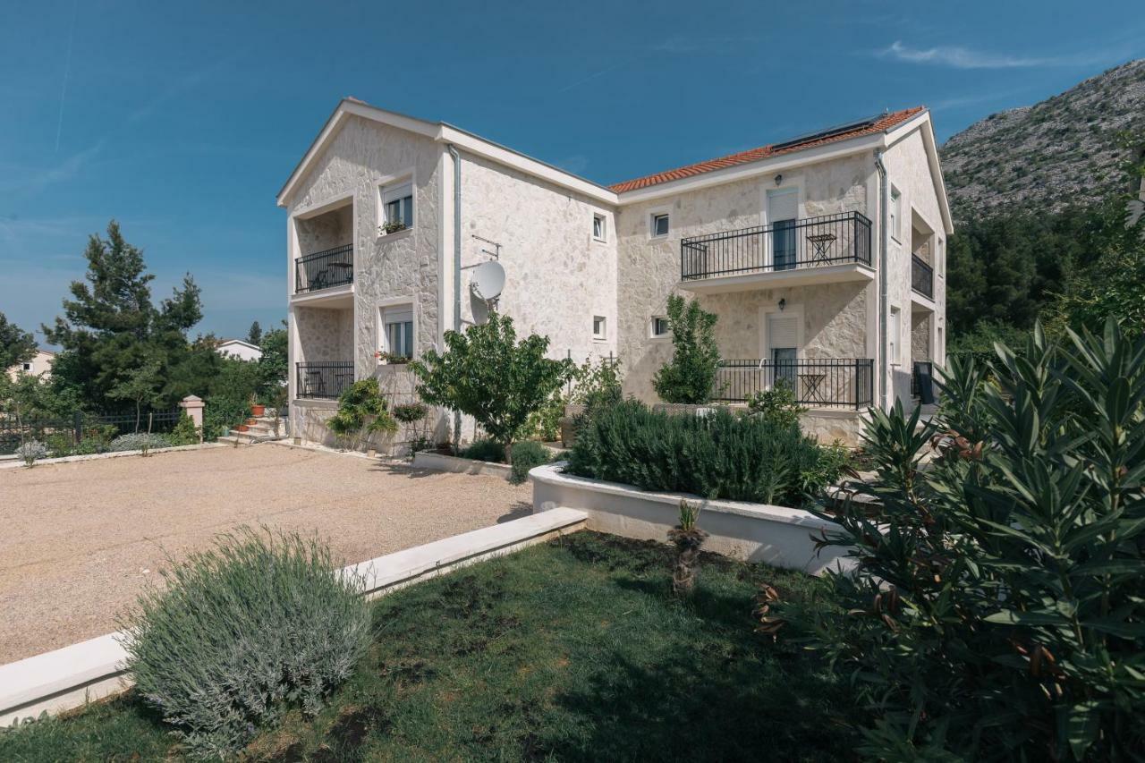 Ferienwohnung Hedon-Stone Starigrad Paklenica Exterior foto