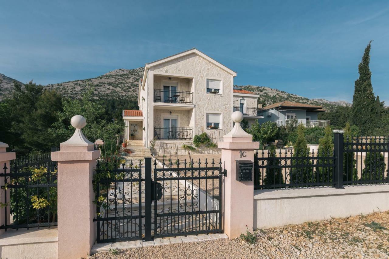 Ferienwohnung Hedon-Stone Starigrad Paklenica Exterior foto