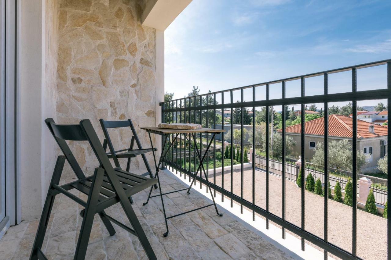 Ferienwohnung Hedon-Stone Starigrad Paklenica Exterior foto