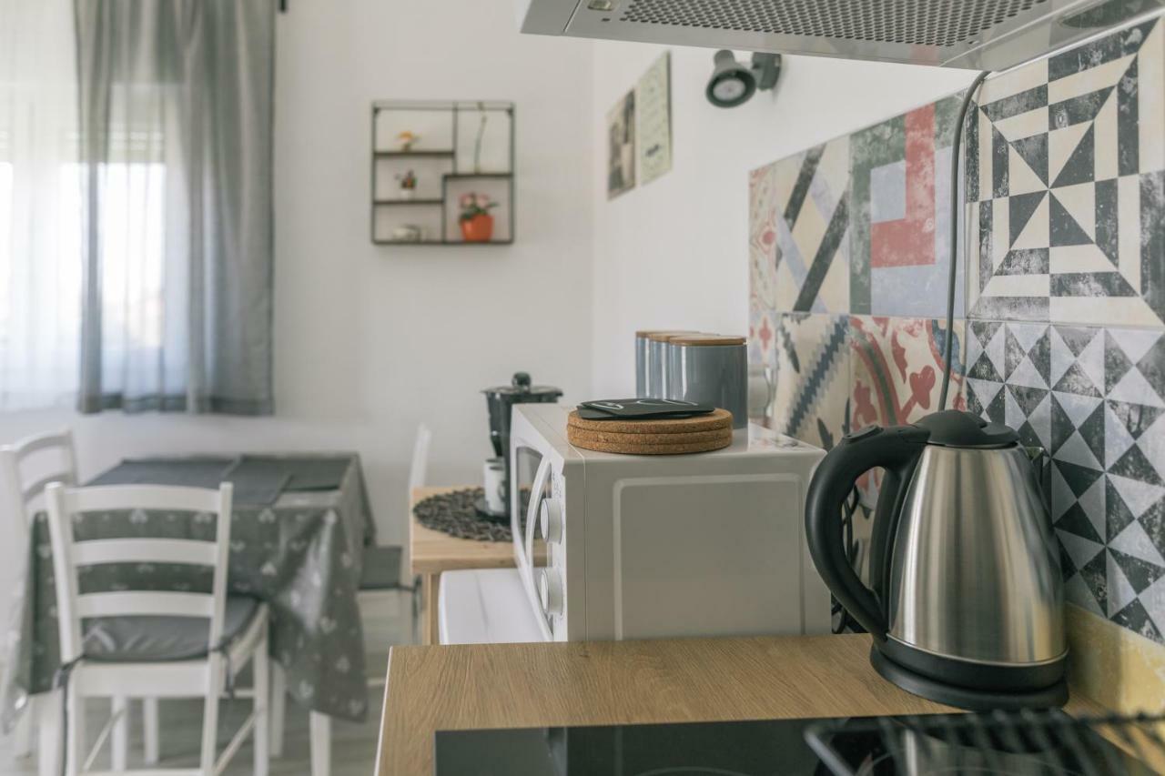 Ferienwohnung Hedon-Stone Starigrad Paklenica Exterior foto