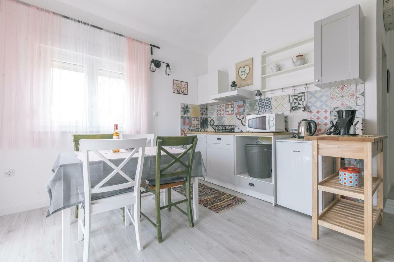 Ferienwohnung Hedon-Stone Starigrad Paklenica Exterior foto
