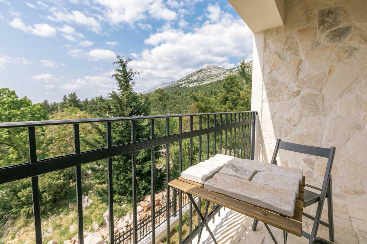 Ferienwohnung Hedon-Stone Starigrad Paklenica Exterior foto