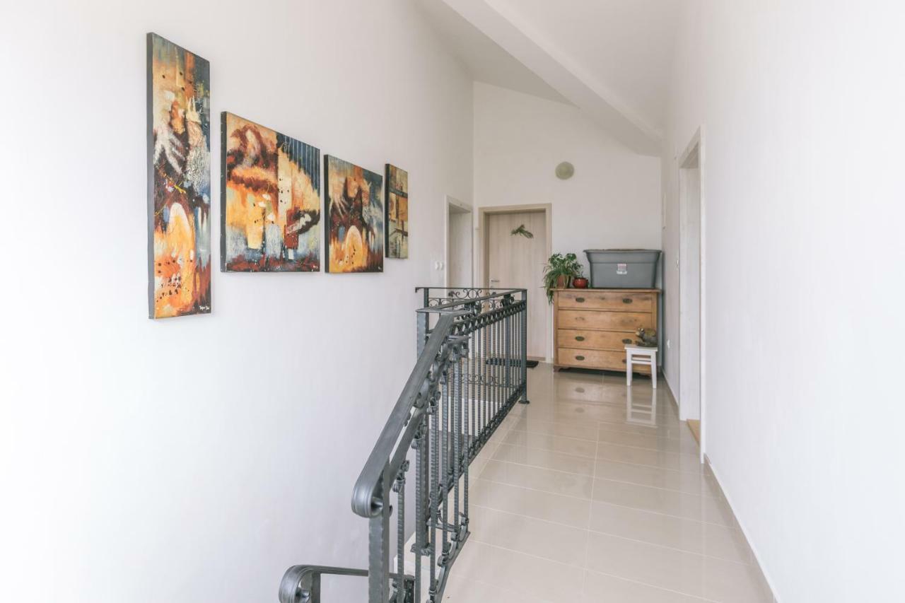 Ferienwohnung Hedon-Stone Starigrad Paklenica Exterior foto